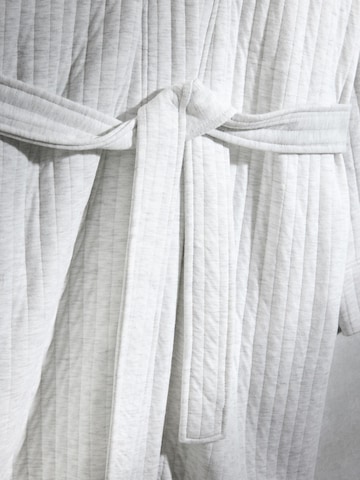 Accappatoio corto di Next in grigio