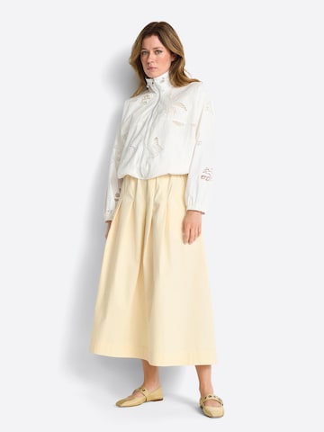 Veste mi-saison Rich & Royal en blanc