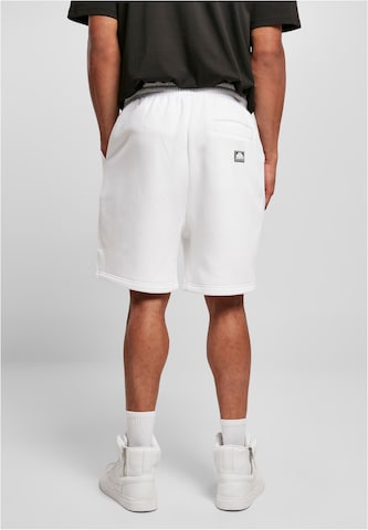 SOUTHPOLE Loosefit Shorts in Weiß