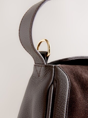 Next Tasche in Braun