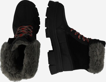 UGG Μποτάκι με κορδόνια 'Ashton Addie' σε μαύρο