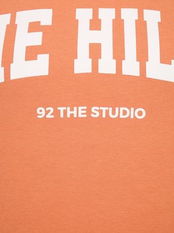 92 The Studio Sweatshirt in Oranje