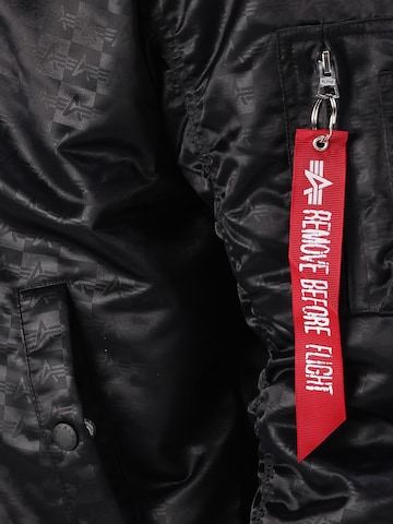 ALPHA INDUSTRIES Jacke in Schwarz