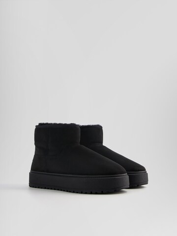 Bershka Boots in Schwarz