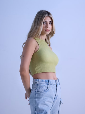 ABOUT YOU x irinassw Top 'Cara' in Yellow