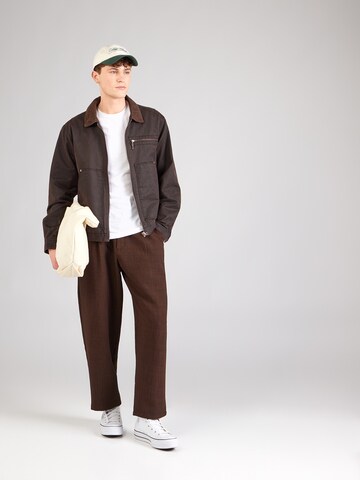 T-Shirt 'CALEB HERO' GUESS en blanc