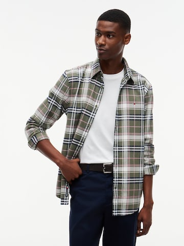 Tommy Jeans Regular fit Button Up Shirt in Green: front