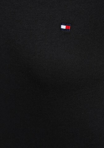 TOMMY HILFIGER T-shirt i svart