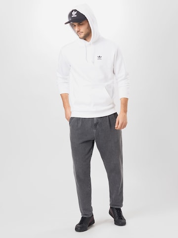 Coupe regular Sweat-shirt 'Trefoil Essentials' ADIDAS ORIGINALS en blanc