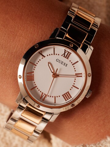 Montre à affichage analogique 'Design' GUESS en rose