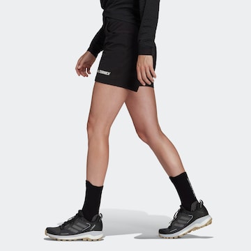 ADIDAS TERREX Regular Shorts 'Zupahike' in Schwarz