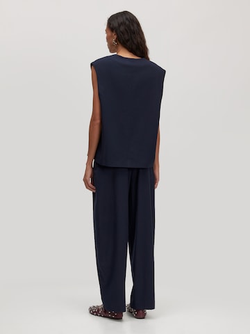 EDITED Gilet 'Dawn' in Blauw