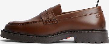 TOMMY HILFIGER Mokassin in Braun: Vorderseite