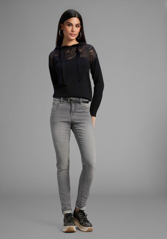 LAURA SCOTT Pullover in Schwarz