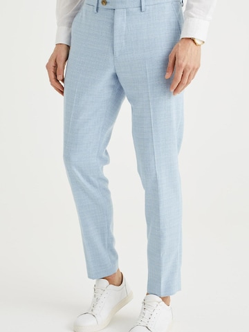 Slimfit Pantaloni de la WE Fashion pe albastru: față