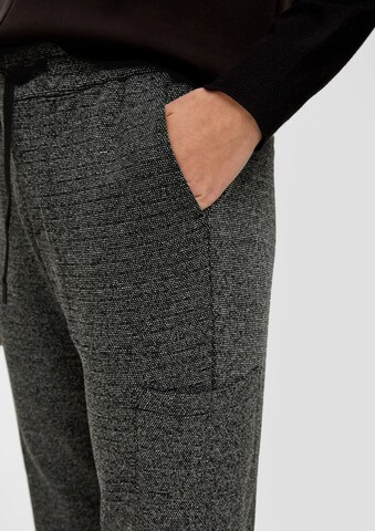 Tapered Pantaloni di s.Oliver in grigio