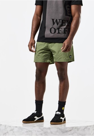 Weekend Offender Regular Badeshorts 'Stacks' in Grün: Vorderseite