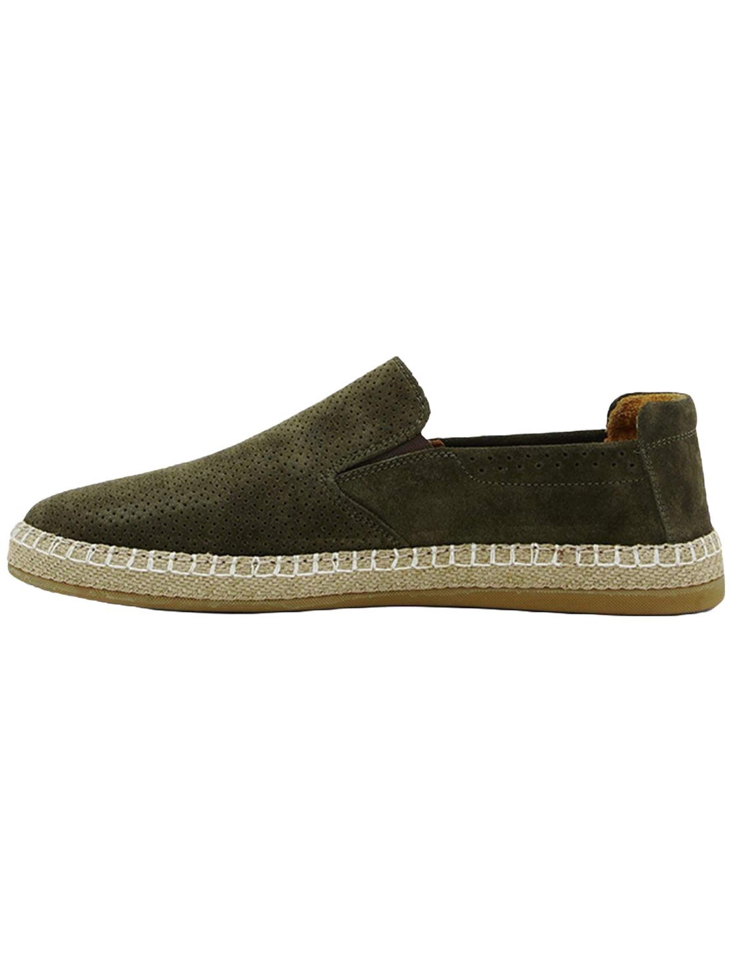 Desa Slip-ons in Green