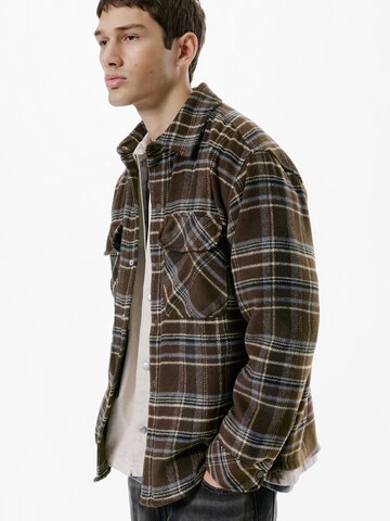 Pull&Bear Kurtka przejściowa w kolorze brązowy