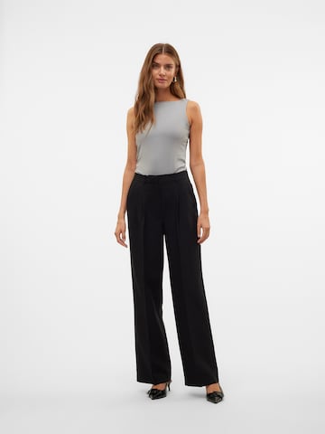 Top 'VMMillion' di VERO MODA in grigio
