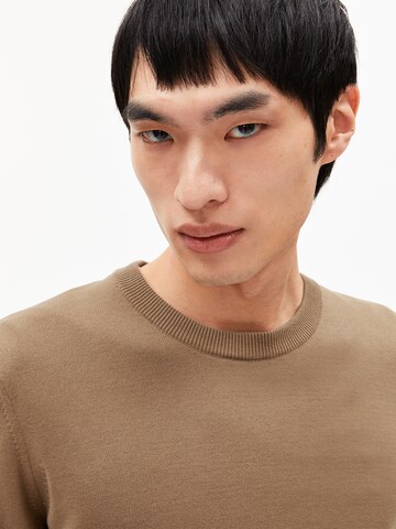 ARMEDANGELS Sweater in Brown