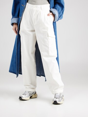Carhartt WIP Tapered Hose 'Collins' in Weiß: Vorderseite