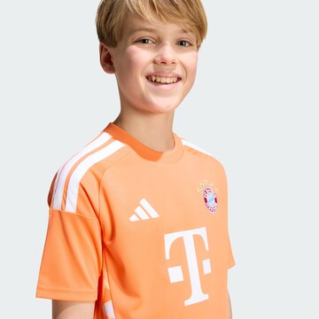 ADIDAS PERFORMANCE Функционална тениска 'FC Bayern München 26/27' в оранжево