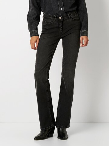 TONI Boot cut Jeans in Black: front