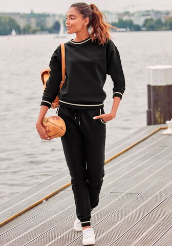 LASCANA Tapered Pants in Black