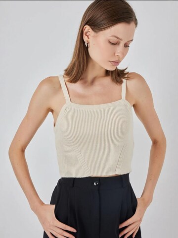 Bigdart Knitted Top in White: front