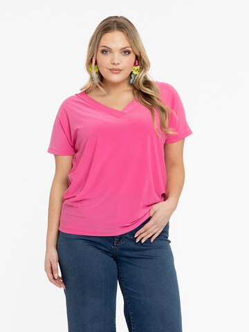 Yoek Shirt in Roze: voorkant