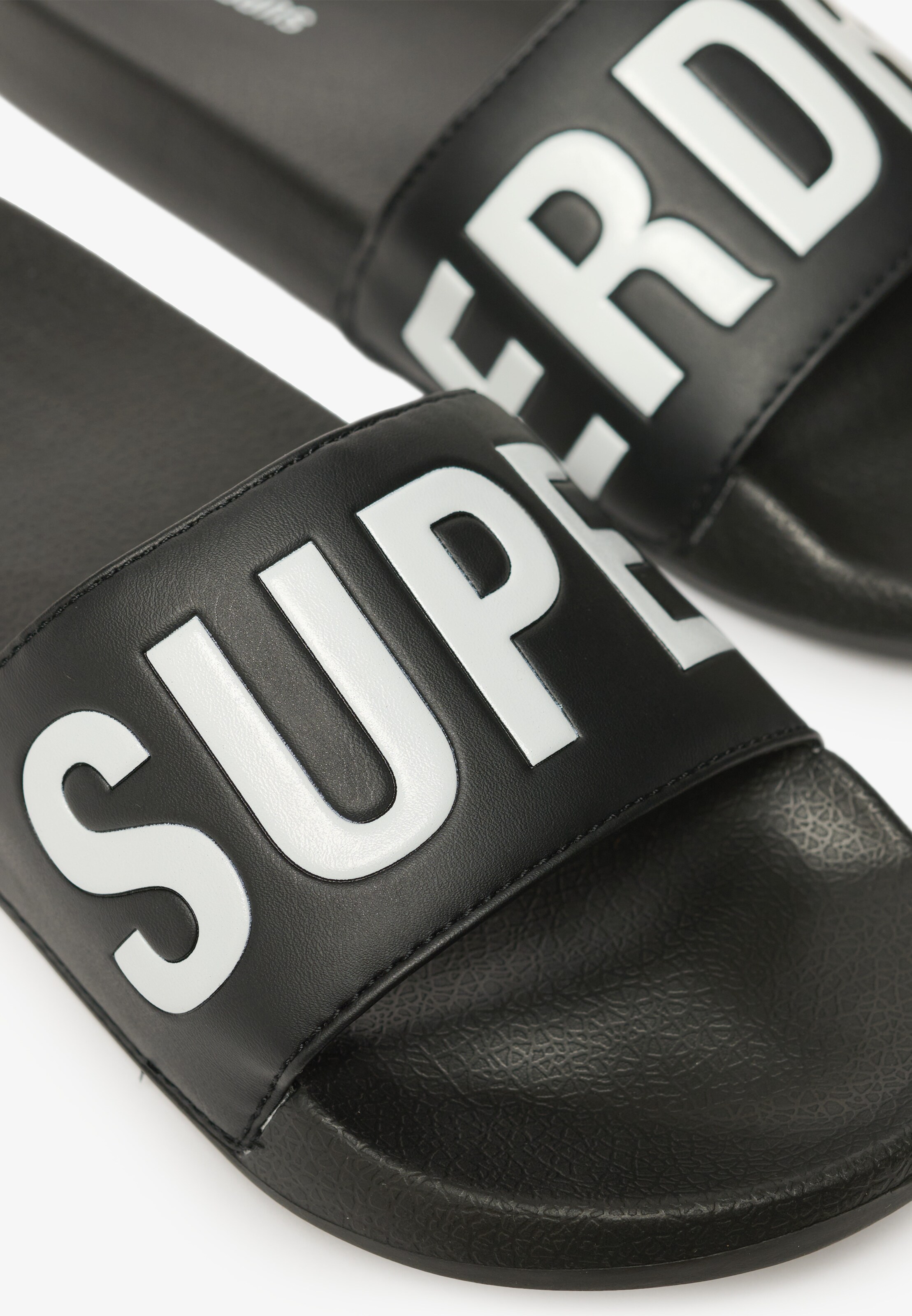 Superdry Strand-/badschoen in Zwart