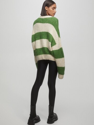 Pulover de la Pull&Bear pe verde