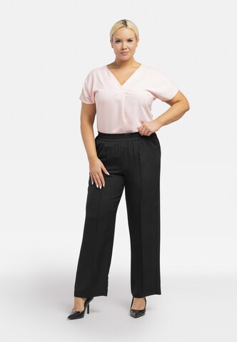 Karko Regular Pleated Pants 'ANSELMA' in Black: front