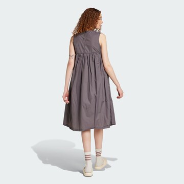Robe de sport ADIDAS SPORTSWEAR en gris