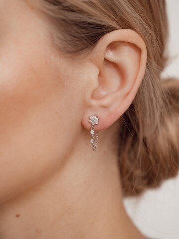 Hey Happiness Earrings 'Soft Bloom' in Silver: front