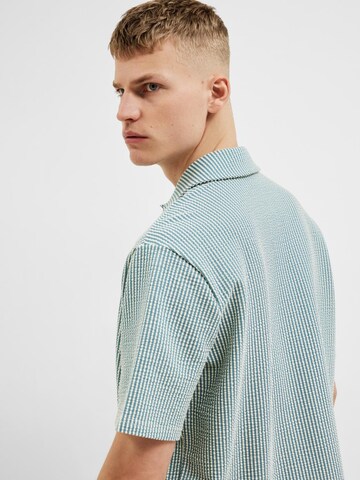 Fit confort Chemise 'Ben Seersucker' SELECTED HOMME en vert