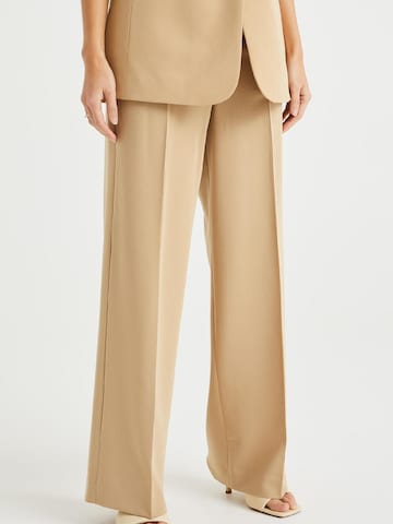 Loosefit Pantalon à plis WE Fashion en beige : devant