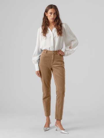 Regular Pantalon 'BRENDA' VERO MODA en beige