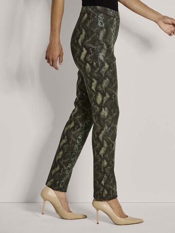 MADELEINE Regular Broek in Groen
