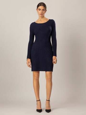 APART Knitted dress in Blue: front