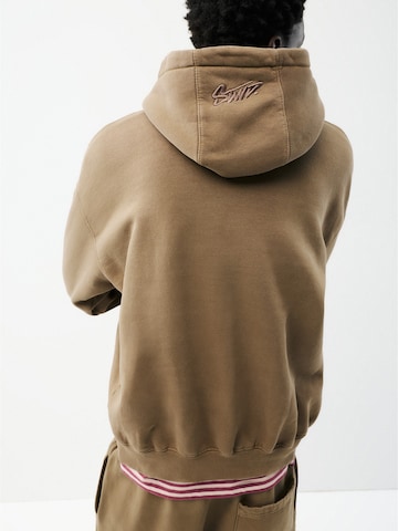 Pull&Bear Mikina 'STWD' – hnědá