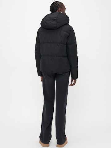 Vero Moda Tall Kevad-sügisjope, värv must