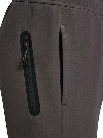 Hummel Tapered Workout Pants 'Tech Fleece' in Purple