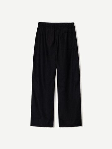 Wide leg Pantaloni di Bershka in nero