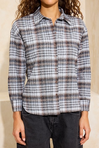 Trendyol - Blusa em castanho