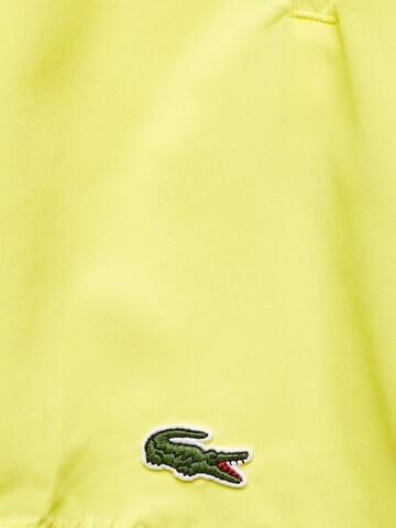 LACOSTE Szorty kąpielowe w kolorze żółty
