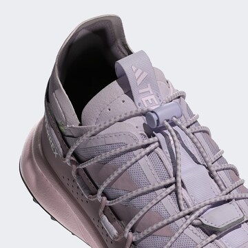 ADIDAS TERREX - Sapato baixo 'Voyager 21' em roxo