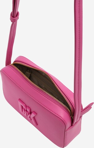 DKNY Skuldertaske i pink