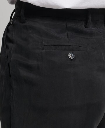 Superdry Regular Pants in Black